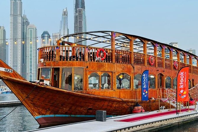 10 Best Restaurants in Dubai and Unforgettable Dining Experiences 5 Dubai Creek Dinner Cruise