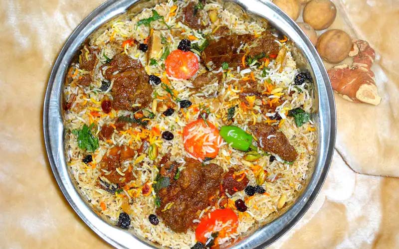 Ultimate Guide to Best Foods in Dubai : 10 Must-Try Dishes and Cafes 11 Tahta Malih