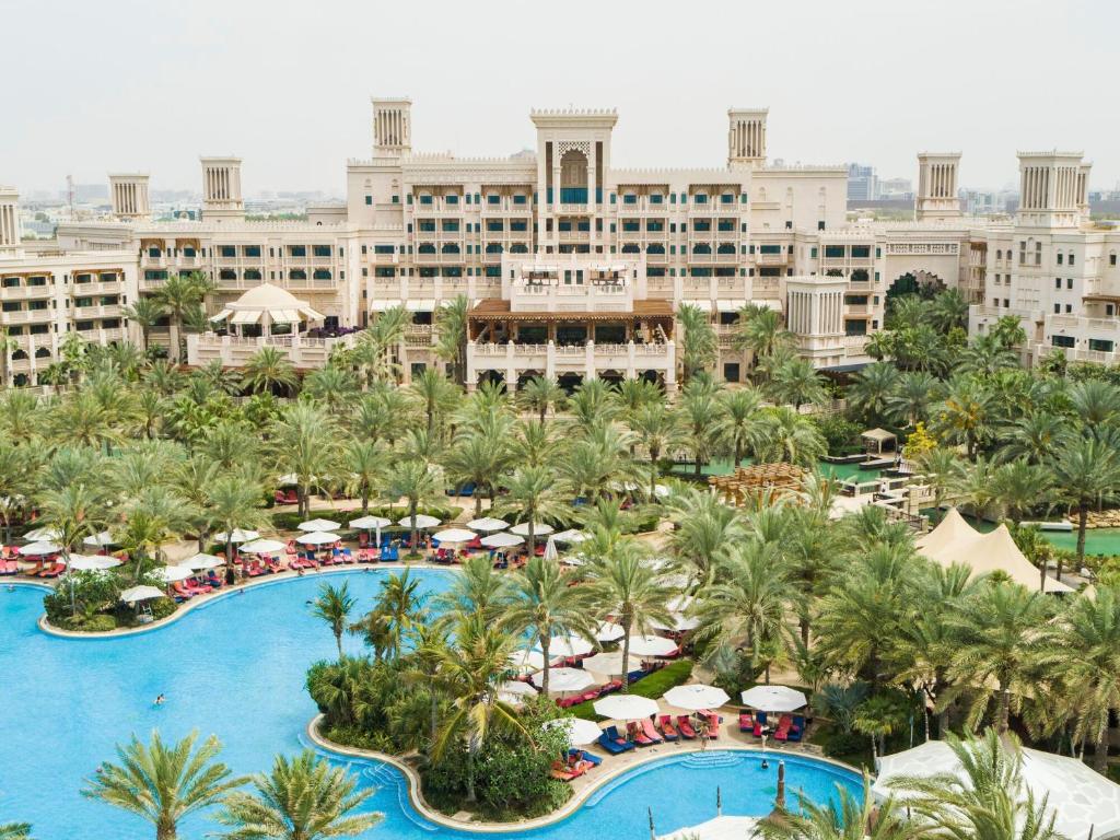 Top 10 Most Breathtaking Instagram-Worthy Hotels in Dubai 6 Jumeirah Al Qasr